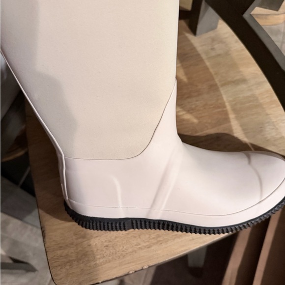 Hunter Cream Winter & Rain Boots - Picture 11 of 13